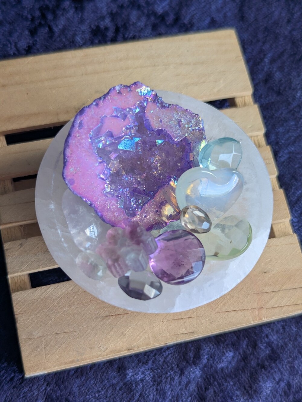 Lavender Aura Geode ☮️ Opalite Amethyst Aquamarine Fluorite Quartz Crystal Bowl - Picture 5 of 16